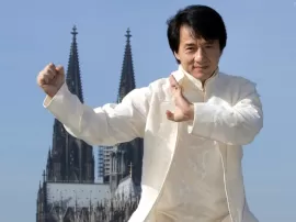 La increíble historia de Jackie Chan: de la infancia a la fama.
