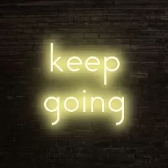 La importancia de seguir adelante: descubriendo el significado detrás de 'Keep Going' y su ap;<p>La frase keep going