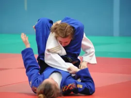 El debate sobre la prohibición de agarres de pierna en Judo.