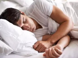 ¿Por qué se duermen los brazos durante la noche y cómo evitarlo?